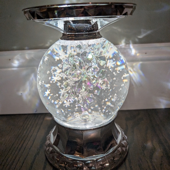 Snowflake Snow Globe Rotating Snowflake Candle Holder LED light New in Box - Picture 2 of 5